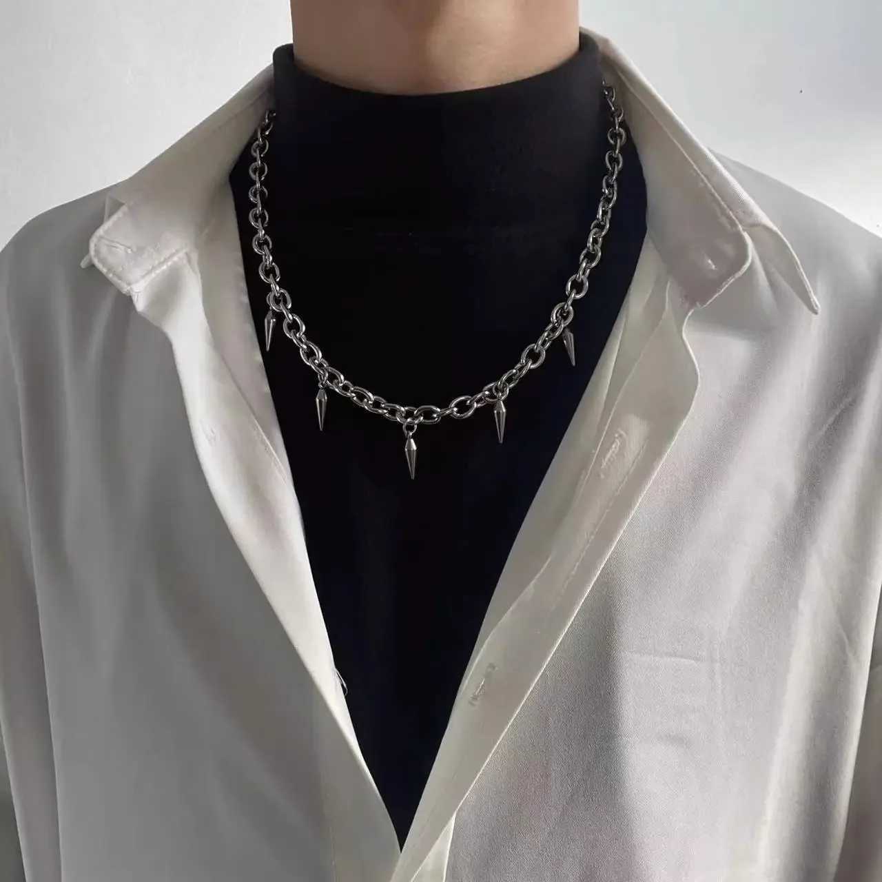 Punk Hip Hop Metal Rivet Corner Necklace for Men Gothic Silver Cross Kravik Necklace Y2K Jewelry W250318