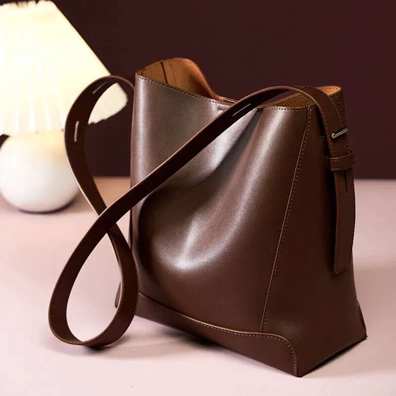2023 Women's Bucket Bag Genuine Leather Ladies Commute Handbags High Quality Female Shoulder Bags Large Totes Camel Black