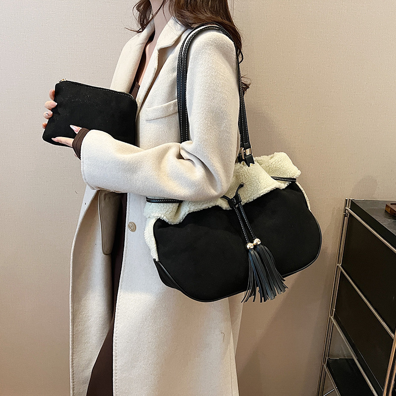 New Trendy Designer Original Women s Handbag Plush Splicing Drawstring Bucket Crossbody Bag Large Capacity Fashionable Shoulder Bag Tassel Casual Stor