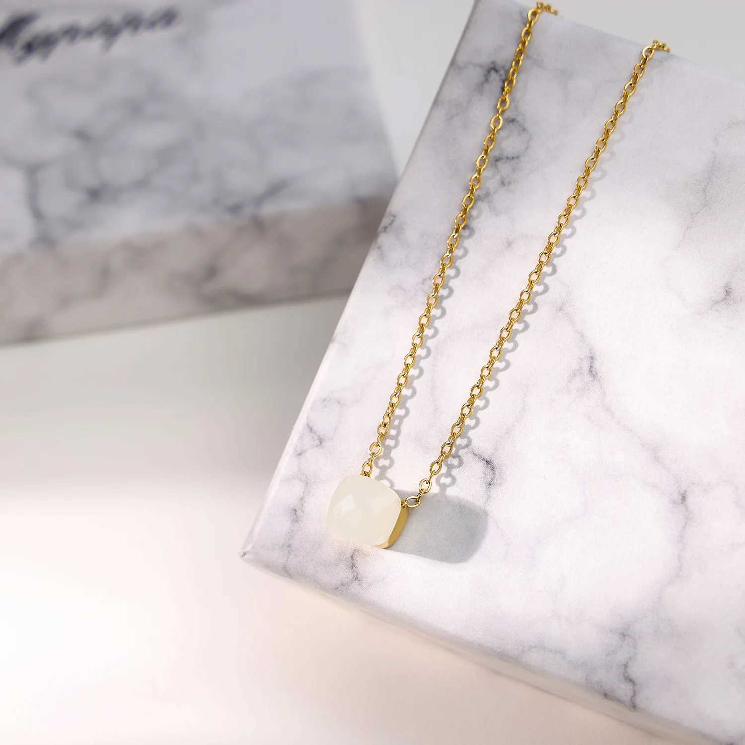 Carlidana Tar Free Waterproof Minimum Value Jewelry Pendant Colored Crystal Necklace Womens Stainless Steel Necklace Chain W250318