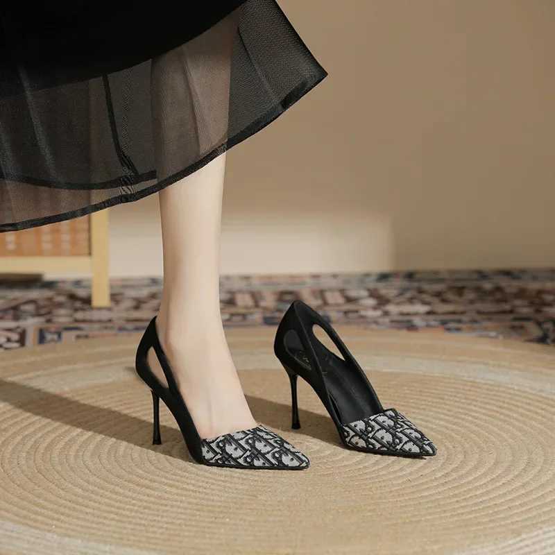 Embroidered Ladies Sandals Fashion Pointed Heeled 2024 New Luxury Heeled High Heeled Wens Shoes Z250317