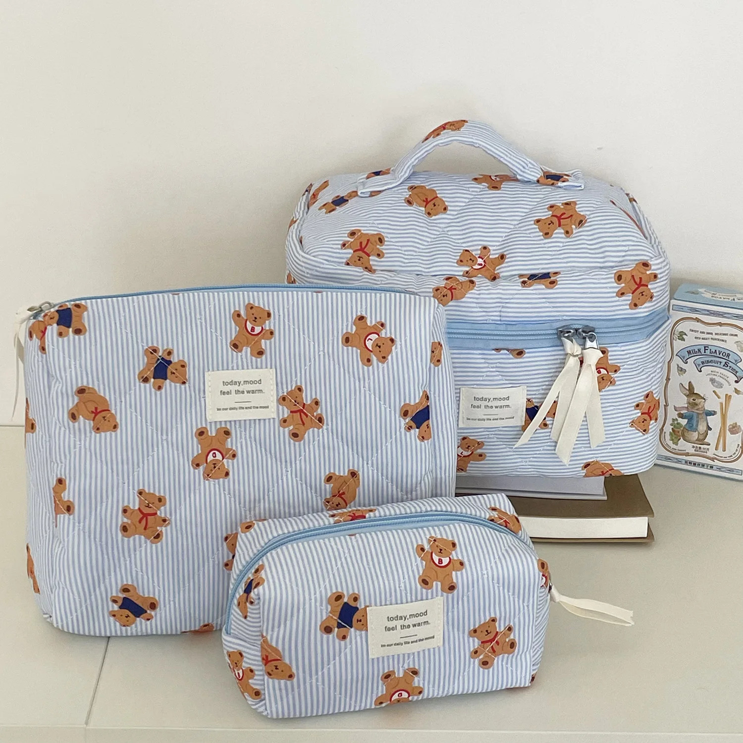 Womens Cosmetic Bag Striped Bear Makeup Bag Cartoon Go Out Large Capacity Toiletry Storage Bag Bolsa De Maquillaje Viaje Sweet 250314