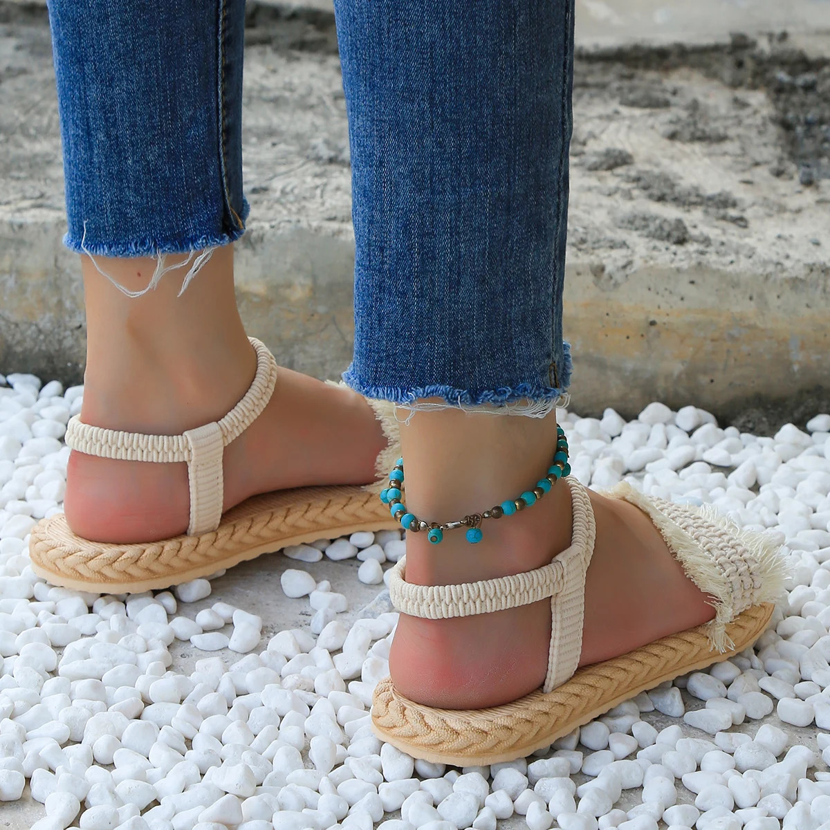 Womens fashion trend tassel shoelaces are non slip wear-resistant comfortable soft soled flat heeled sandals 250318