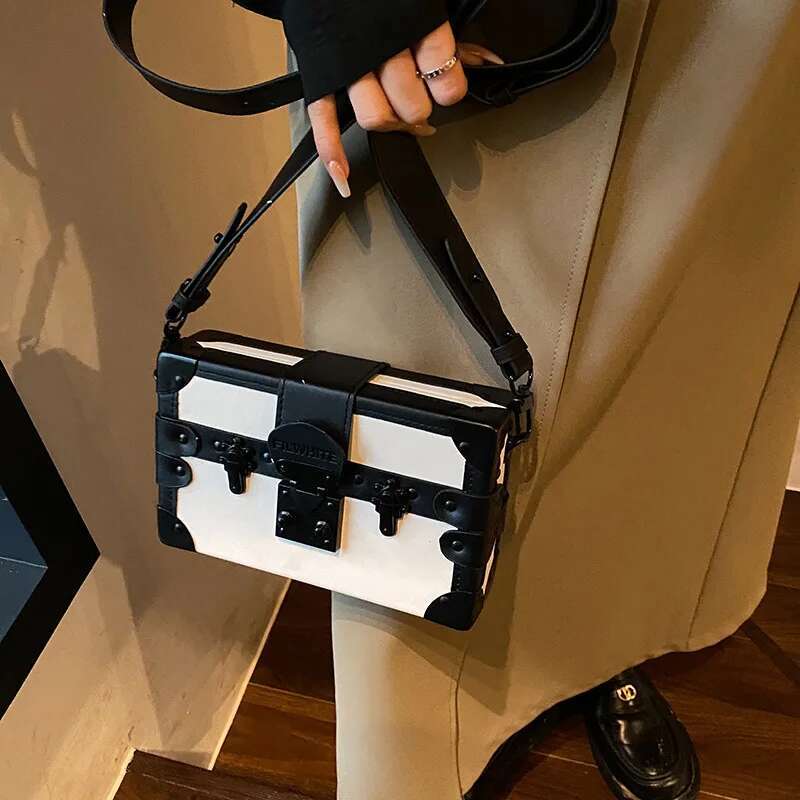 Small Square Bags For Women 2023 New Leather Fashion Shoulder Woman Rivet Letter High Quality Box Crossbody Bag Free Shiping