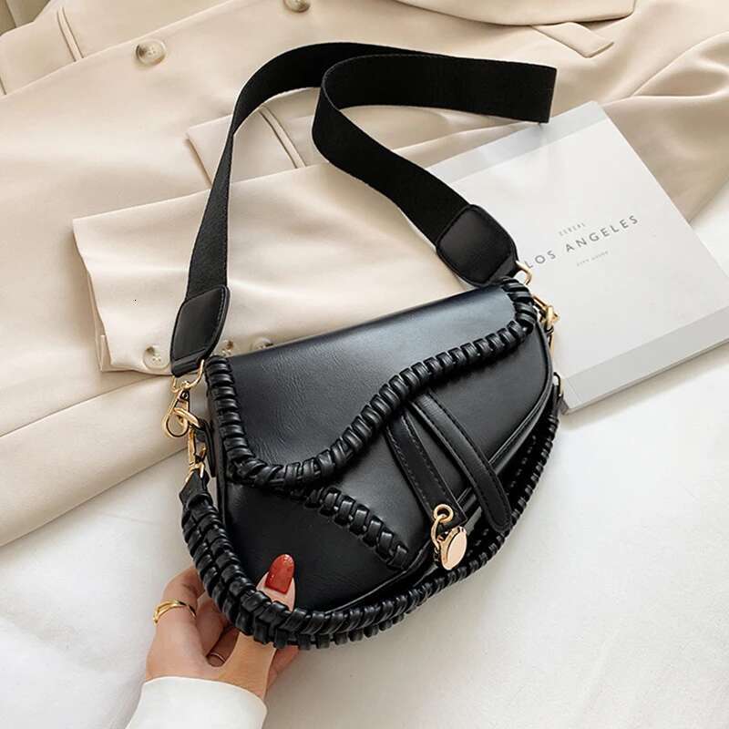 Fashion Saddle Women One Shoulder Handle Trend Casual Hasp Zipper PU Material Polyester Inside Lock Ornament Bag