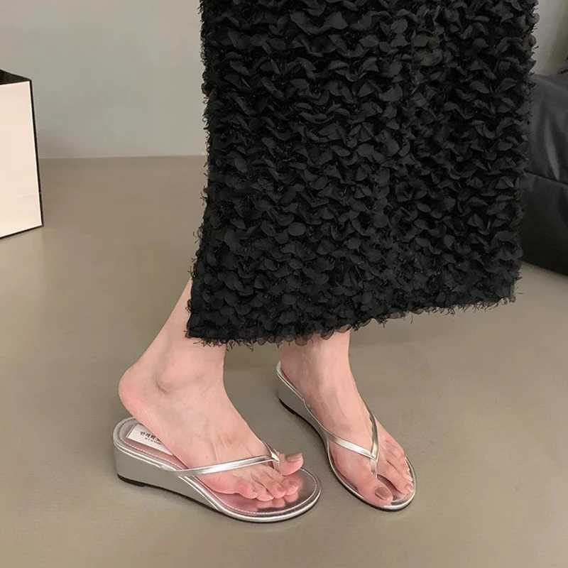 SUOJIALUN 2025 Summer New Wen Slipper Fi Narrow Band Ladies Slip Flip Shoes Low Wedge Heel Outdoor Dress Slides Y250317
