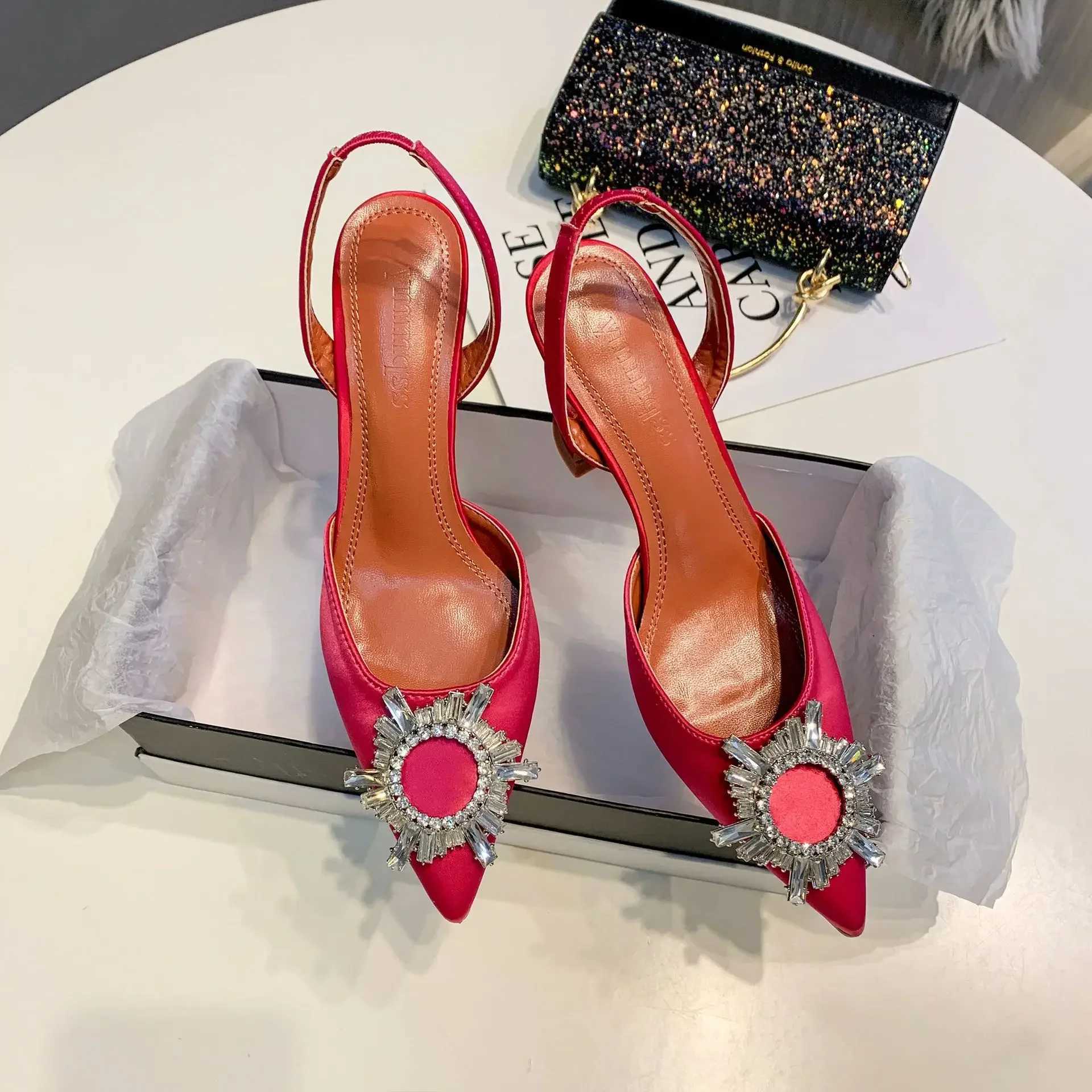 2024 Hot Selling New Solid Color Pointed Wens Sandals Sun Buckle High H and High H Wens Shoe Thread Y250317
