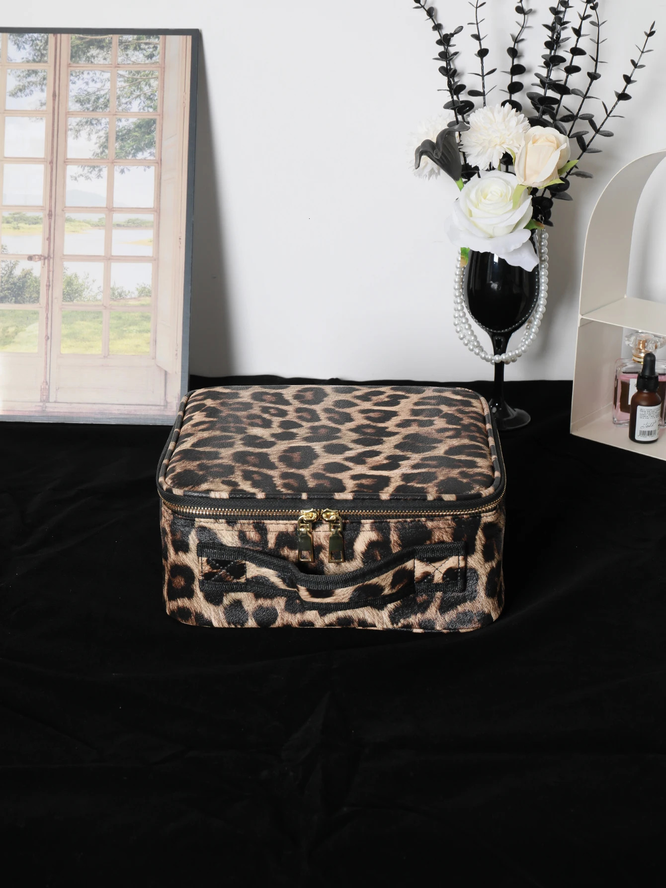 Makeup Bag with Mirror and Lights 3 Colors Dimmable LED Make up Case Cosmetic Organizer Accessories Makeup Train Case LEOPARD 250314