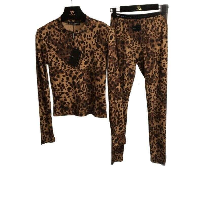 25 New Leopard Print Nanyou Fashionable And Trendy Printed Letters Slim Fit Versatile Round Neck Long Sleeved Base Shirt Top
