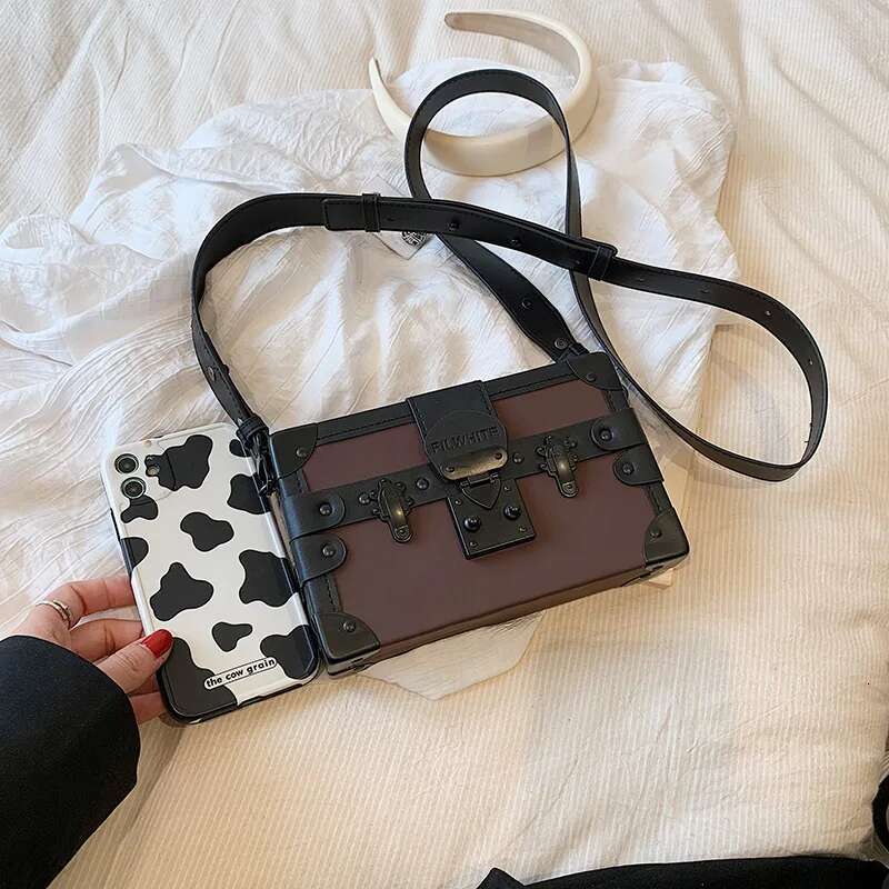 Small Square Bags For Women 2023 New Leather Fashion Shoulder Woman Rivet Letter High Quality Box Crossbody Bag Free Shiping