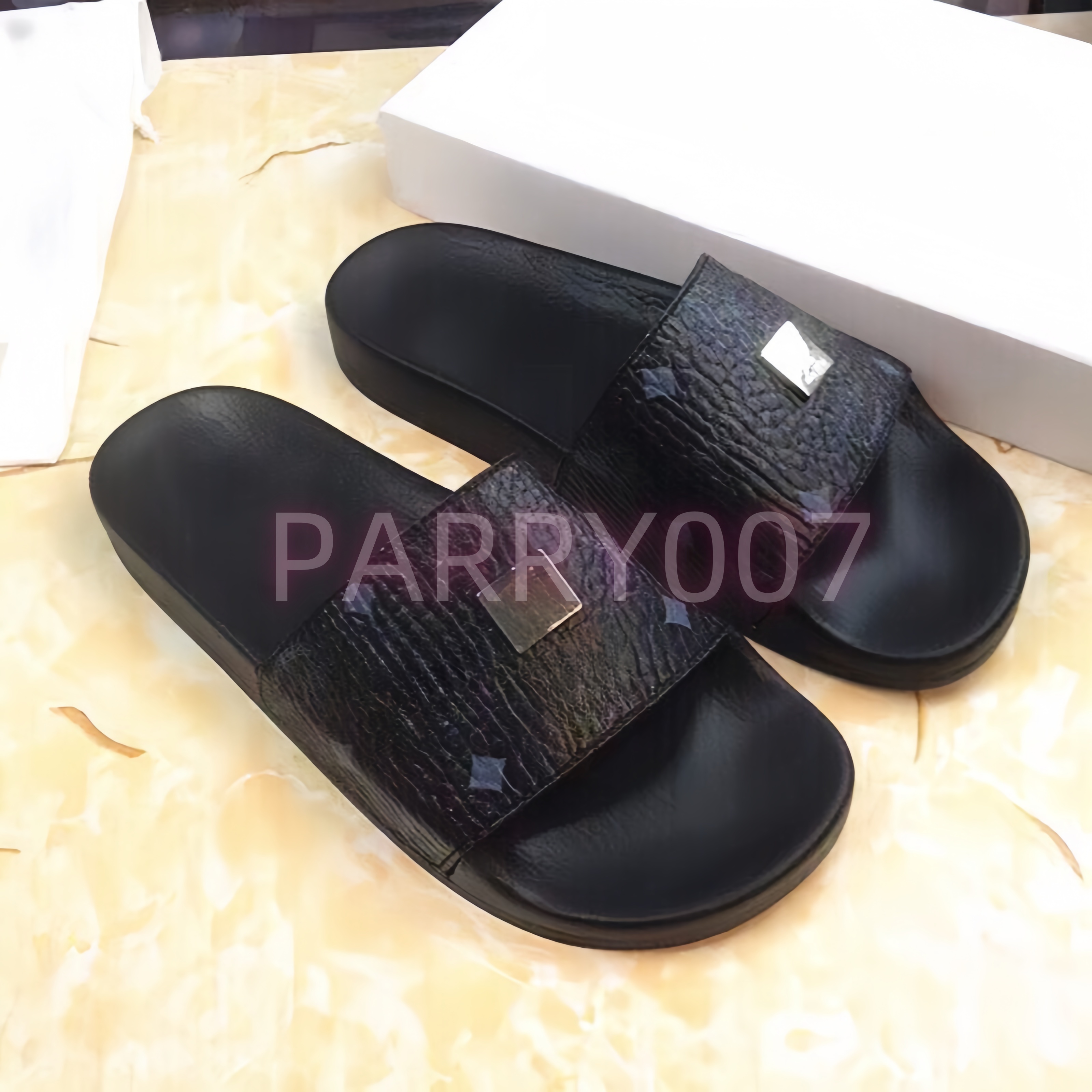 Men Genuine Leather slippers designer rubber sandals womens pool slides Flat beach flip flops monogram mule platform luxury Grained rubber upper slippers