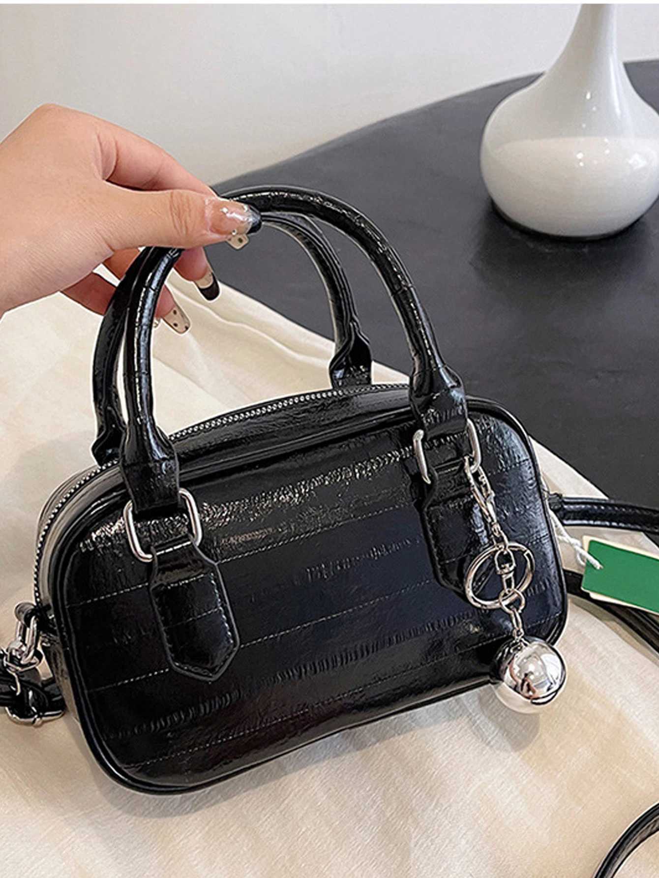 Senior Sense Handheld Shell Bag Wen 2024 Summer New Collection Simple Fi Shoder Bag Niche Design Wen Cross Body Bag Y250318