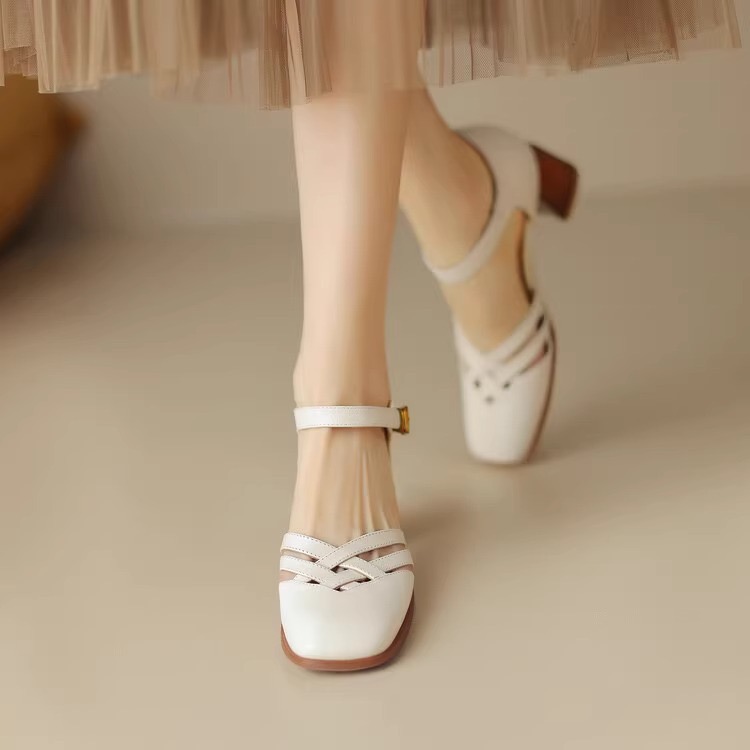 Summer New NEW Leather for Women Cover Shoes Square Toe Low Heel Concise Designer Sandals 492e