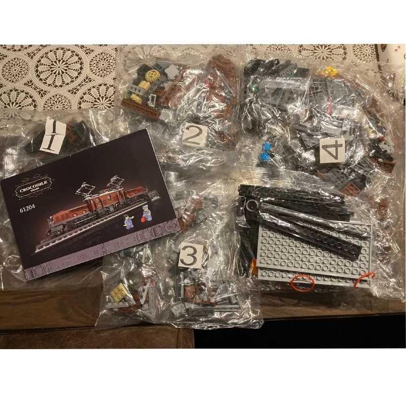 Creative Expert Crocodile Motorcycle Building Blocks Train Rail Car Model Compatible with 10277 Brick Toys Childrens Gifts W250318