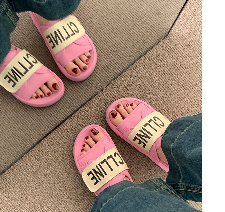 Korean version women's thick-soled one-word slippers new summer 2025 style soft sole with a feeling like stepping on poop non-slip beach sandals