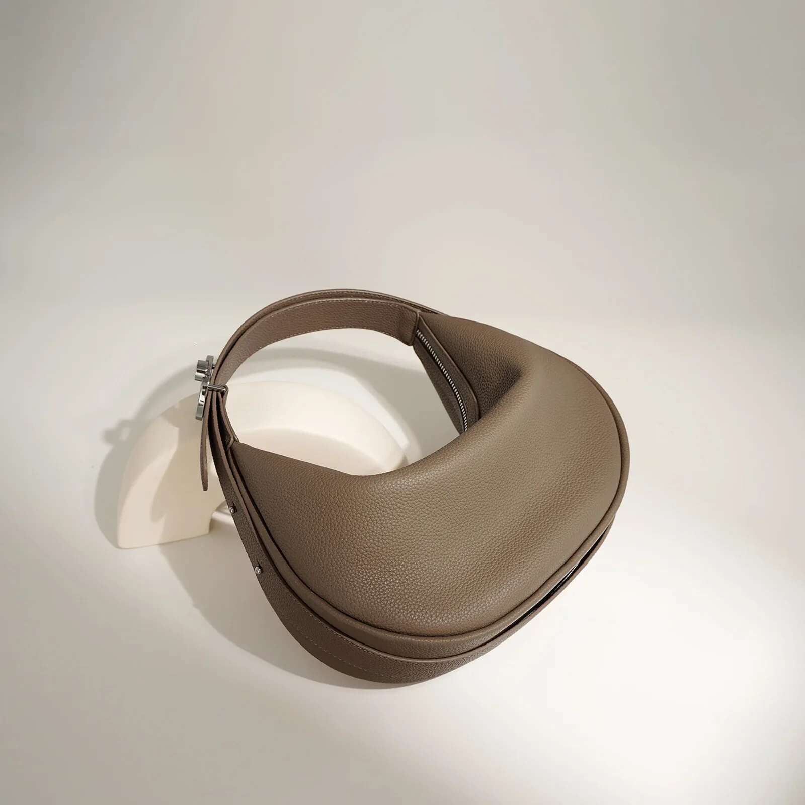 2024 New Women's Underarm Genuine Leather Half Moon Design Female Soft Handbags Ladies Simple Shoulder Crossbody Bags Khaki