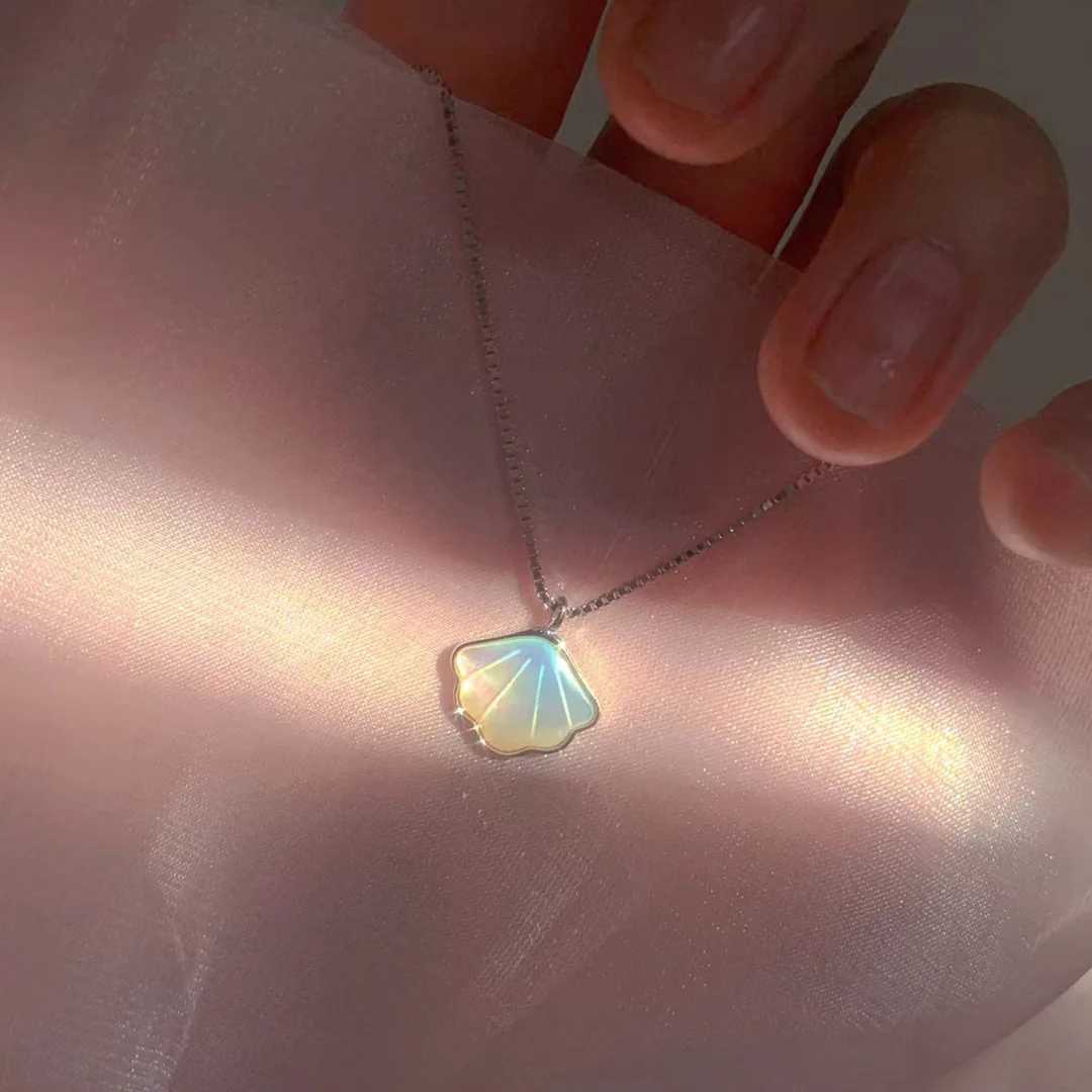 Simple Moonstone Shell Pendant Necklace Silver Box Chain Clip Chain Necklace Elegant Jewelry Accessories W250318
