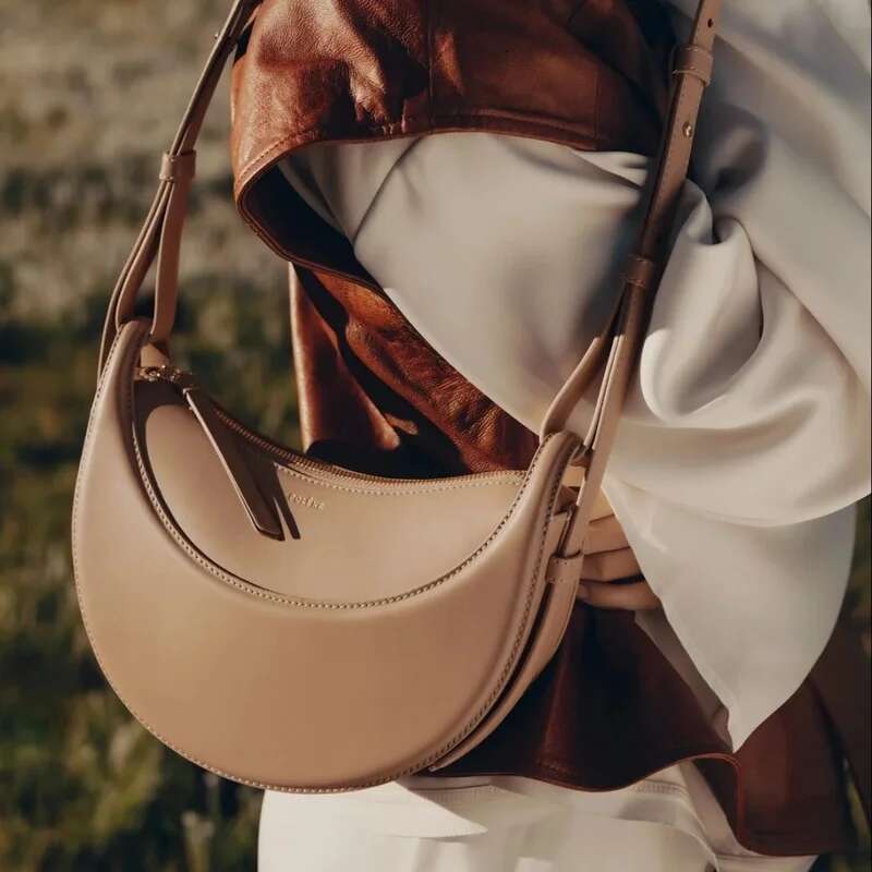 Saddle French Retro Single Shoulder Leather Niche Design High-End Feeg Armpit Crossbody Bag