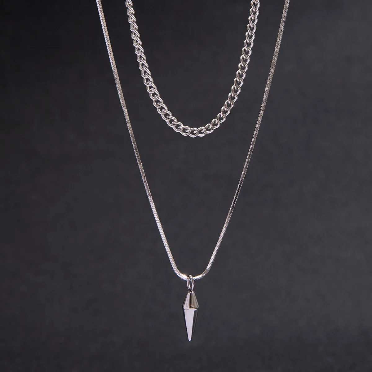 KunJoe 2pcs/set Stainless Steel Metal Rivet Pendant Thin Snake Chain Necklace for Men Punk Silver Color Cuban Link Chain Choker W250318