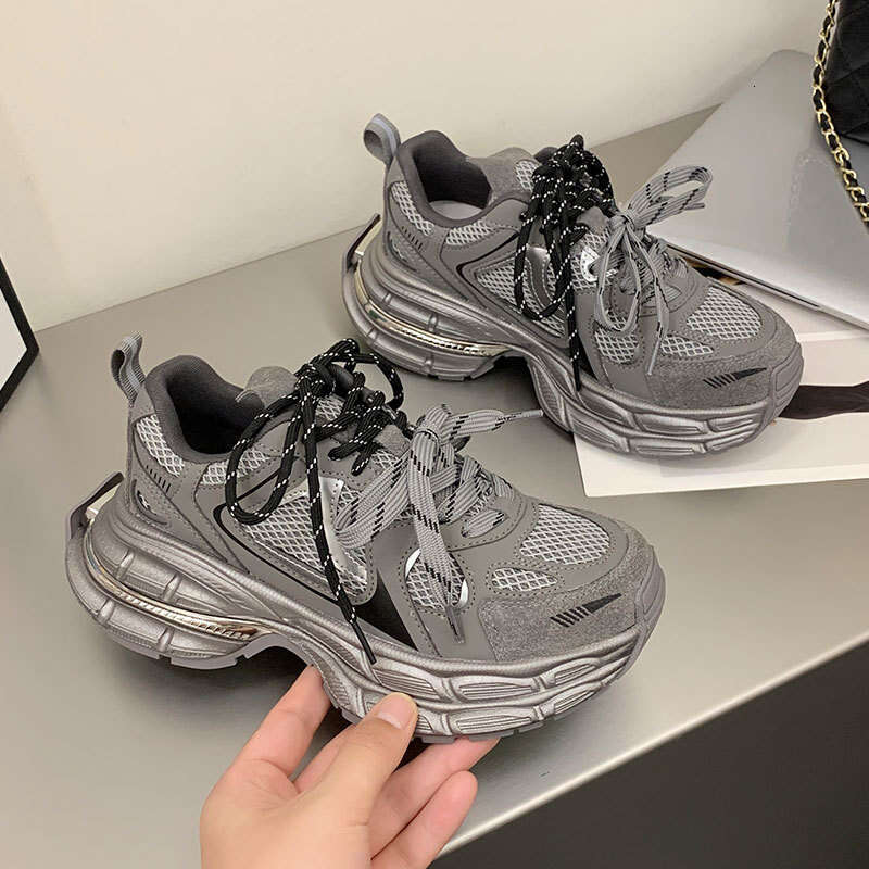 Paris Dad 2025 New Style Strap Thick Bottom Sponge Cake Lightweight Sports Silver Look Thin and Tall Women's Shoes