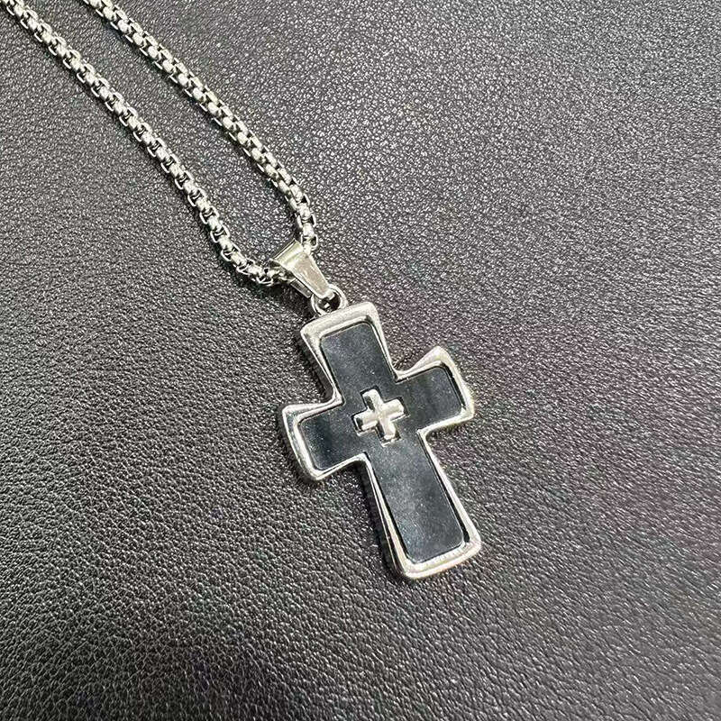 Sweet and Cool Dopamine Double Cross Pendant Blade Necklace Women's Autumn Titanium Steel Niche Design Versatile Clavicle Chain