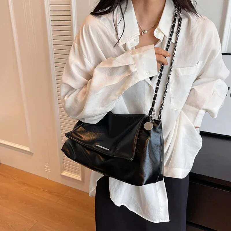 Casual Soft Surface Large Capacity Women 2025 New All-Match Chain Messenger Popular Sier Shoulder Bag Handbag