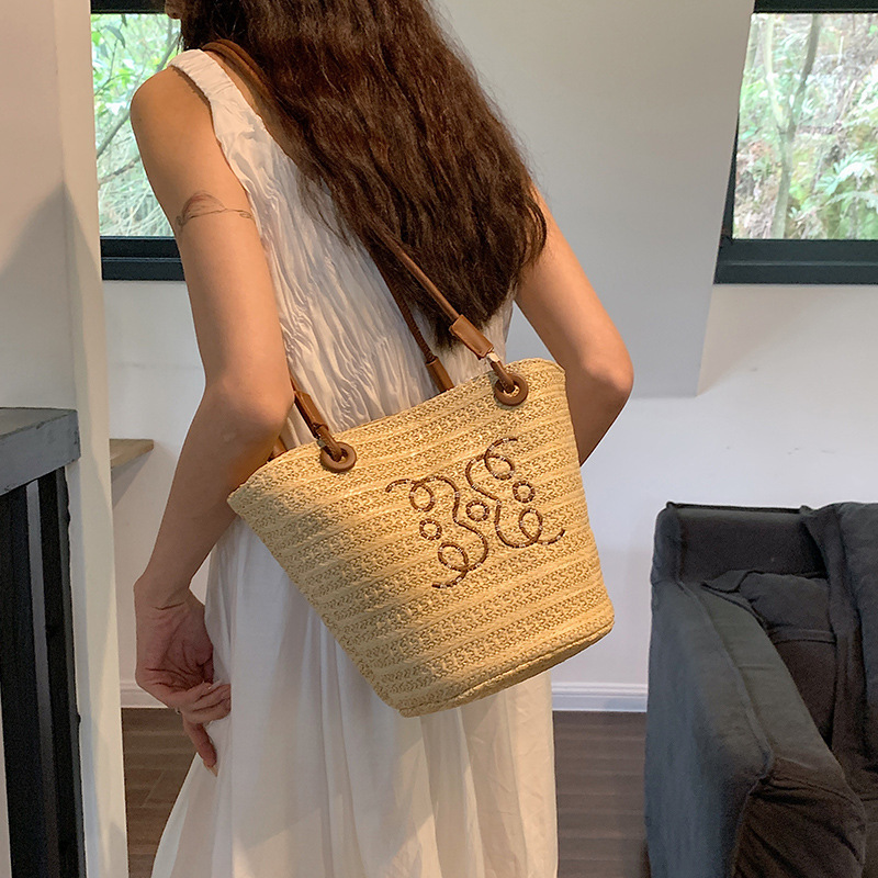 2025 New Women s Large Capacity Woven Bag Fashion Designer Original Handbag Summer Beach Straw Bucket Bag Leisure Storage Bag Crossbody Bag Shoulder B