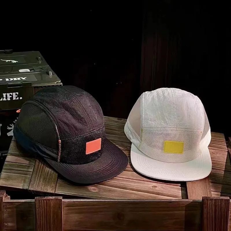 Designer Quick-Dry Mesh Ball Caps - Versatile 5 Panel Fitted Snapbacks for Men & Women