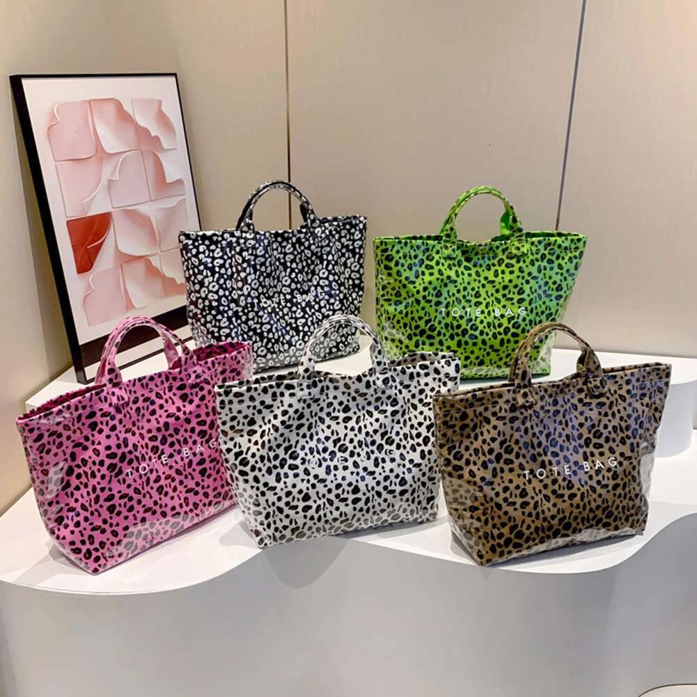 2025 New Wide Designer Bag Fashion Large Capacity Leopard Pattern Handbag Soft And Simple Fashion Handbag Wallet