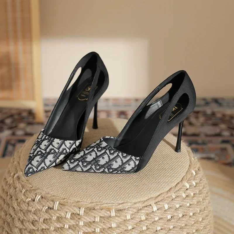 Embroidered Ladies Sandals Fashion Pointed Heeled 2024 New Luxury Heeled High Heeled Wens Shoes Z250317