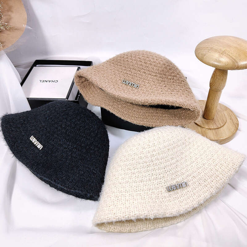 Small elegant knitted autumn and winter woolen for women, warm fisherman hat, casual basin hat