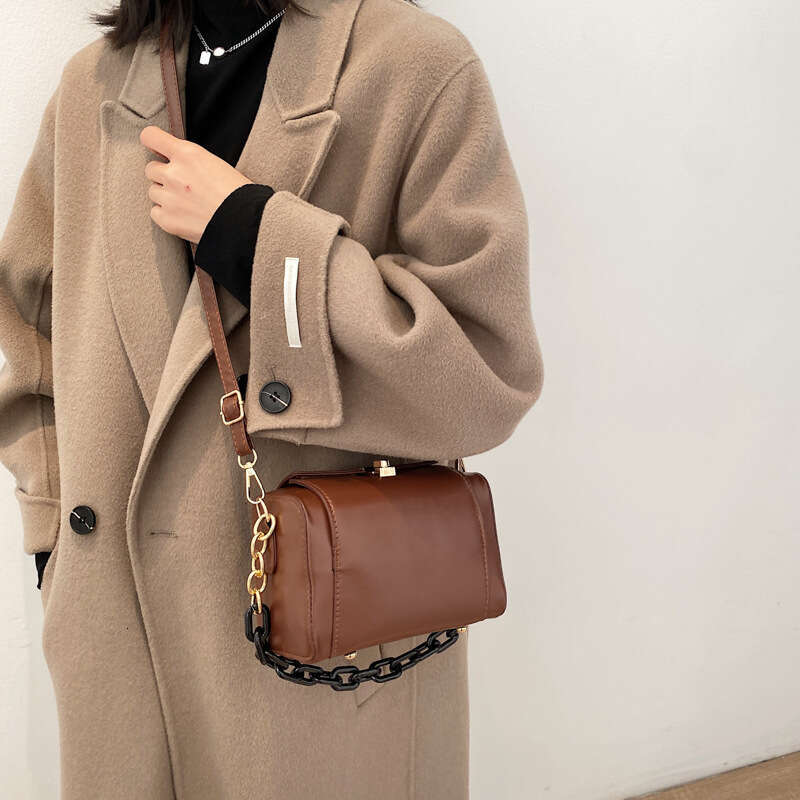 Shoulder 2023 spring new Korean version fashionable and trendy internet celebrity crossbody carrying case small square bag