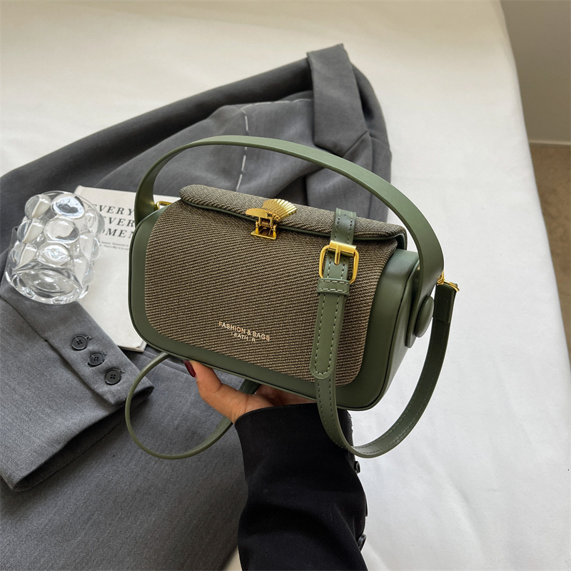 Fashionable And High-End Small Square For Women fashion New Trend, Simple Texture, Versatile Handbag, Single Shoulder Crossbody Bag Fashion Shoulder B