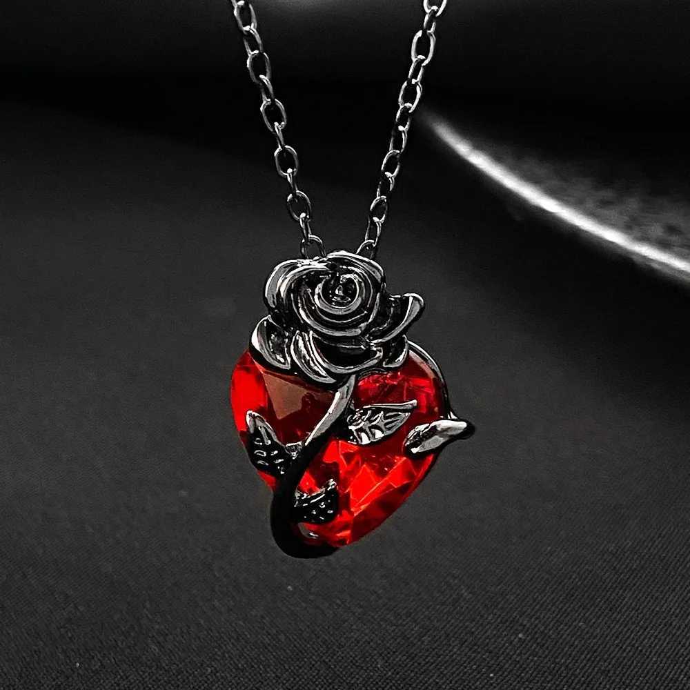 Gothic Rose Red Love Necklace Womens Y2K Grunge Jewelry Dainty Silver Color Tonebelly Human Heart Pendant Personalized Gift W250318