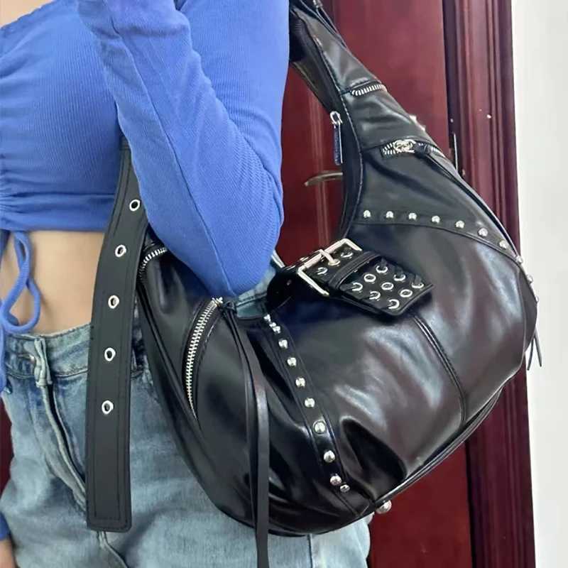 Niche Trend Hot Girl Motorcycle Bag Ladies Large Capacity Versatile Handbag Fi Shoder Horn Bag Underarm Bags Z250514