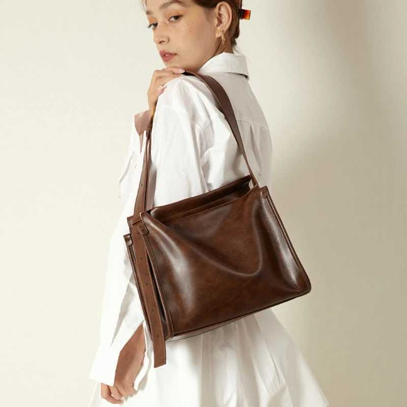 Fashion Vintage Minimalist Cmuting Shoder Bag for Wen Designer Versatile Large Capaci Square Zipper Luxury Designer Bags Z250318