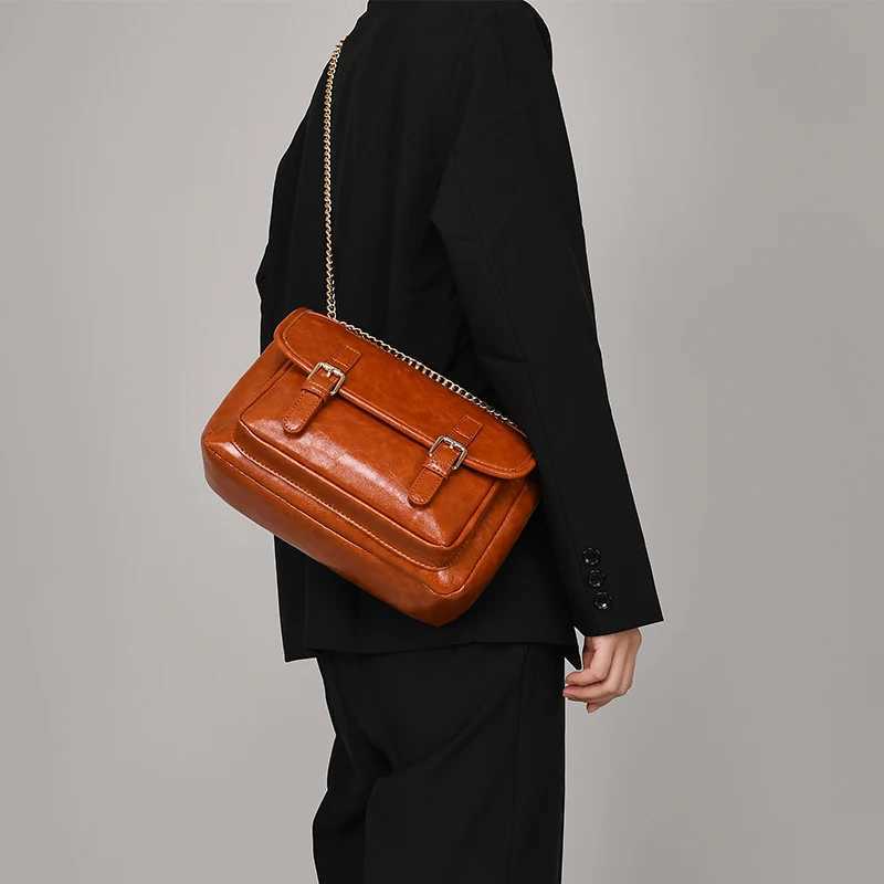 Vintage Wen Shoder Bags 2023 new Oil-cured skin chain Wan Messenger Bag Preppy sle Fem Satchel handbag bolsas brown Z250318
