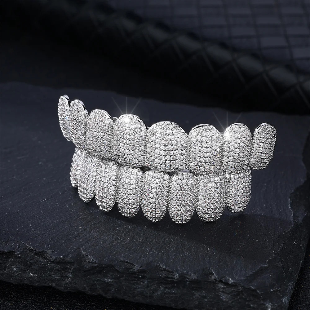 D Z Teeth Prong With Bling AAA CubicStones Silver Color Eight Top Bottom Grills Set For Hip Hop Gift 250318