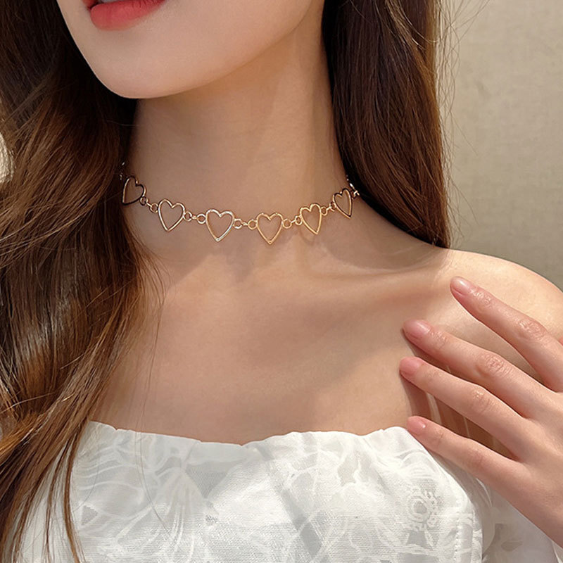 Hollow Love Patchwork Necklace For Women Simple Fashion Alloy Choker Collarbone Chain Jewelry for Women
