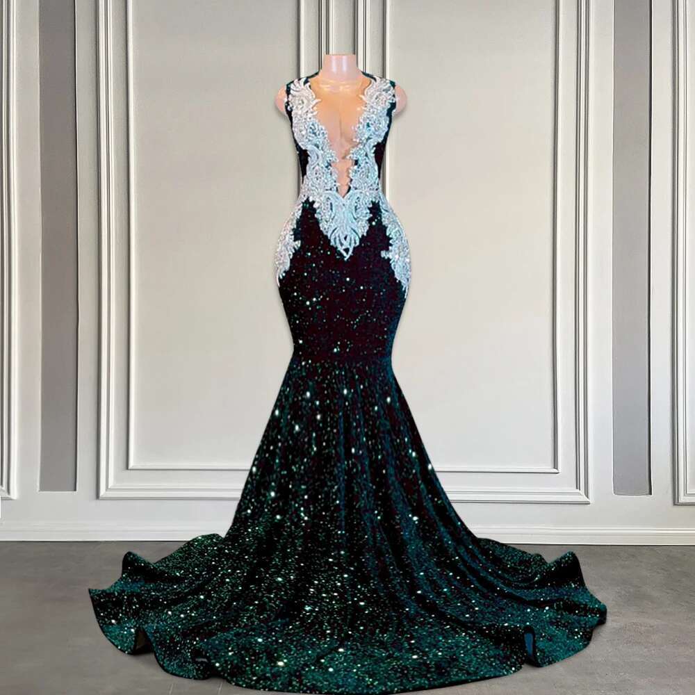Crystals Mermaid Prom Gowns For Black Girls Green Sequin Long Birthday Party Dresses Sleeveless Scoop Neck Customized Dr0318