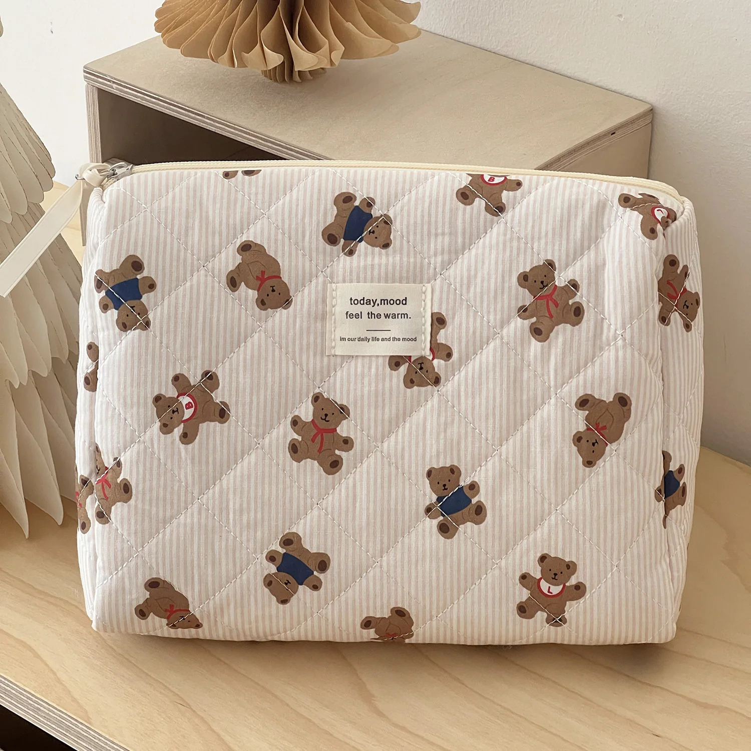 Womens Cosmetic Bag Striped Bear Makeup Bag Cartoon Go Out Large Capacity Toiletry Storage Bag Bolsa De Maquillaje Viaje Sweet 250314