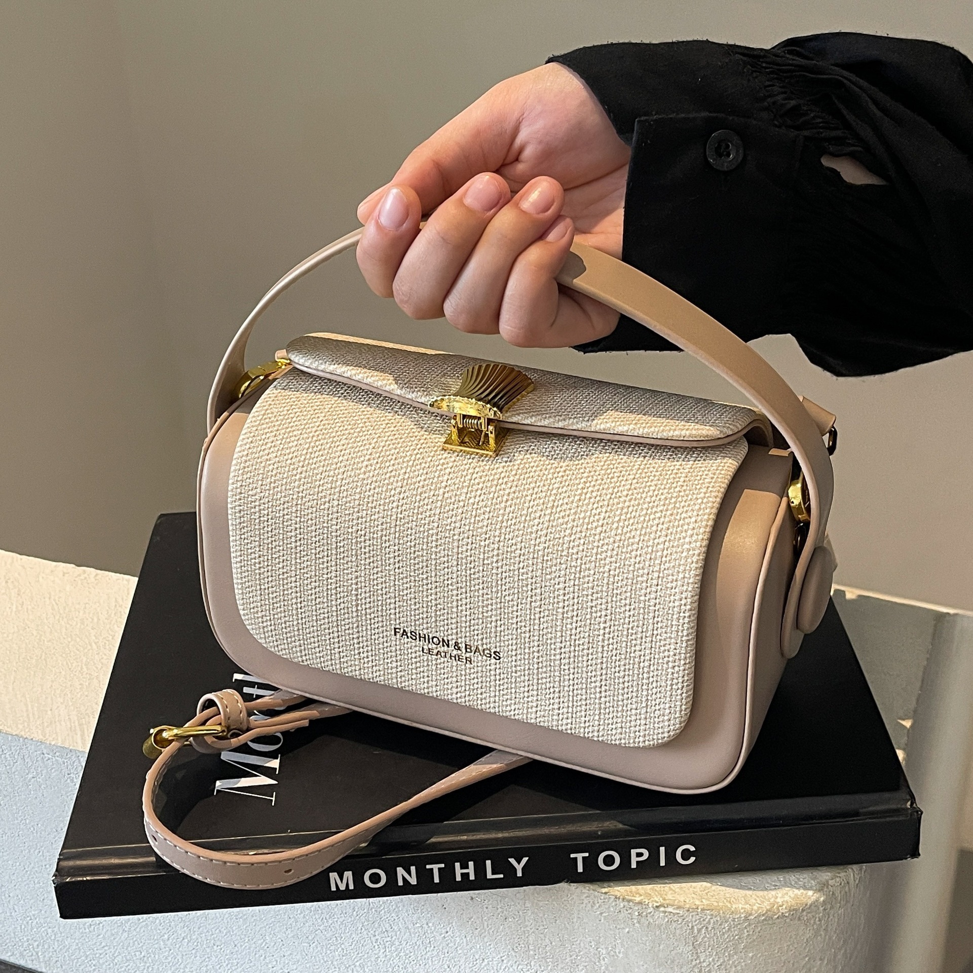 Fashionable And High-End Small Square For Women fashion New Trend, Simple Texture, Versatile Handbag, Single Shoulder Crossbody Bag Fashion Shoulder B