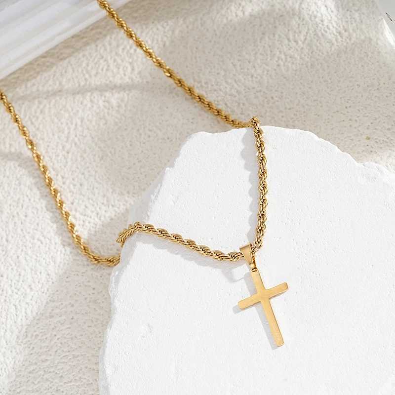 New stainless steel cross pendant necklace suitable for men women minimalists gold jewelry mens and womens necklaces necklaces W250318