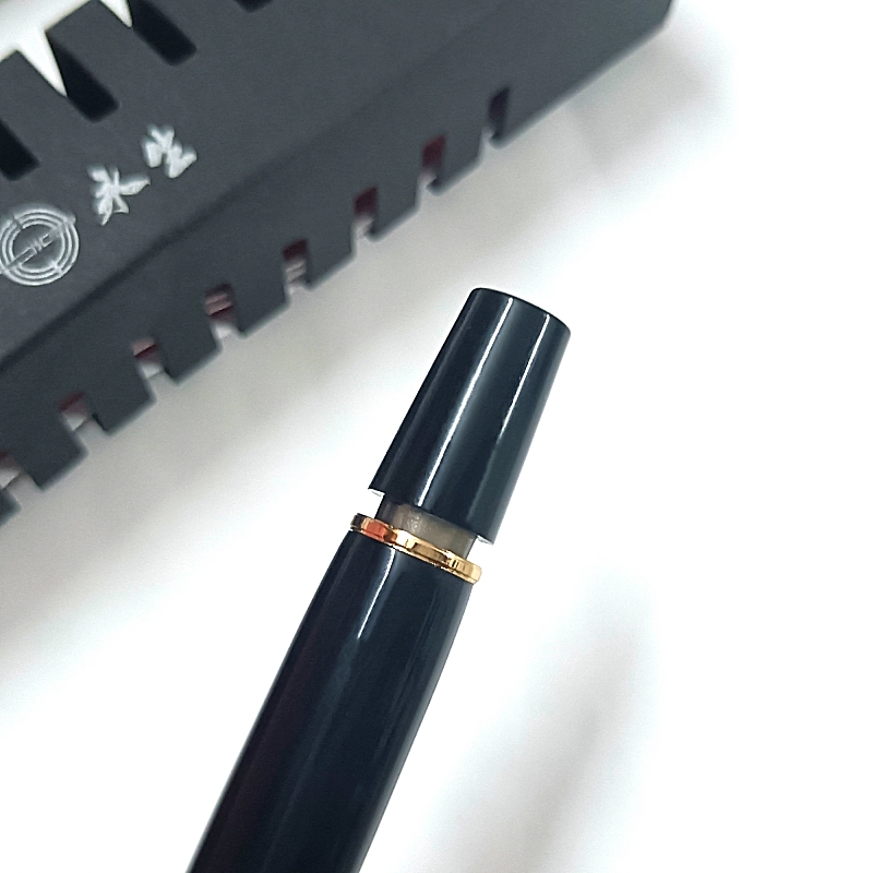 wholesale Wingsung 629 Piston Filling Classics Fountain Pen Best Black & Blue Resin Business Office Writing Ink Pens With Gift Box