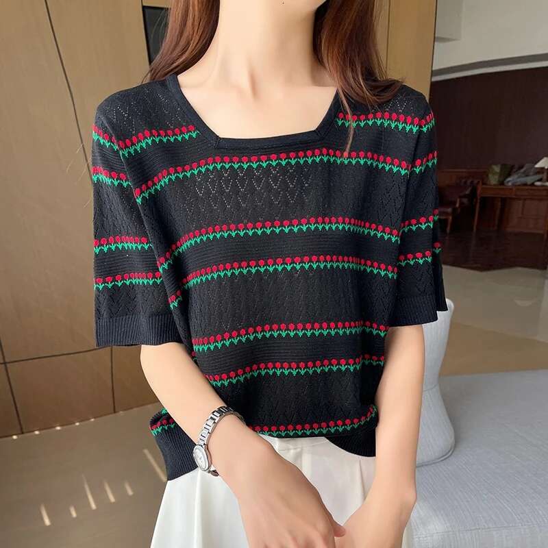 Short Sleeved 2025 Summer New Round Neck Pullover Vest Women's Thin Top Casual Loose Knitted Striped T-Shirt