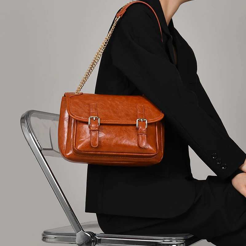 Vintage Wen Shoder Bags 2023 new Oil-cured skin chain Wan Messenger Bag Preppy sle Fem Satchel handbag bolsas brown Z250318