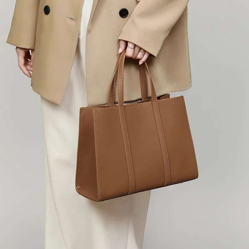2024 New Retro Women Tote Bag High Quality Shoulder Designer Female Large Handbags Genuine Leather Ladies Bags Brown