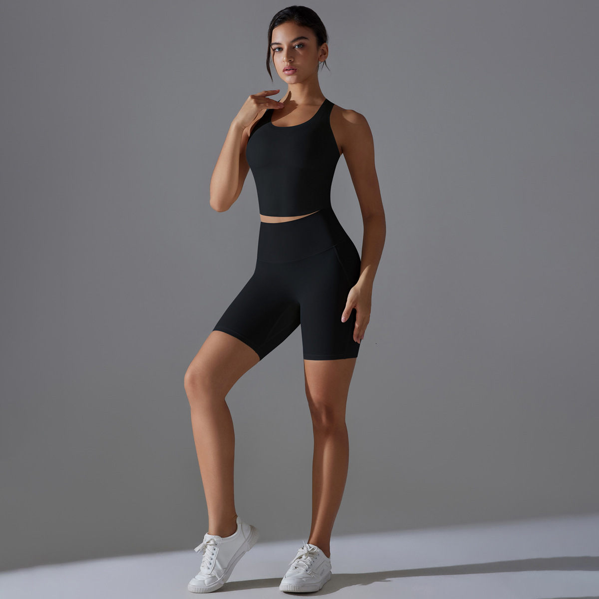 New tracksuit backless no underwear, shorts, yoga suit set, sports running and fitness two-piece set leggings