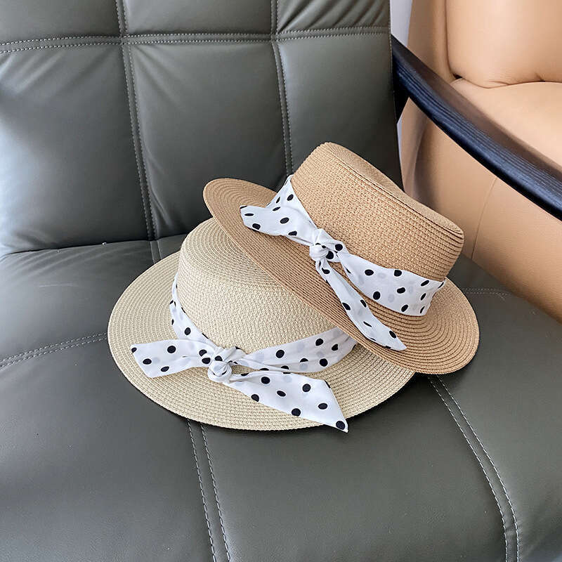 Flat top women's summer small fresh beach travel vacation sun protection and sunshade hat, polka dot flat edge grass hat