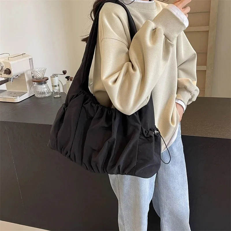Spring Solid Color Casual Large Capacity Shoulder Bag Lightweight Pleated Bag Womens Soft and Elegant Versatile Commuting Bag R250318